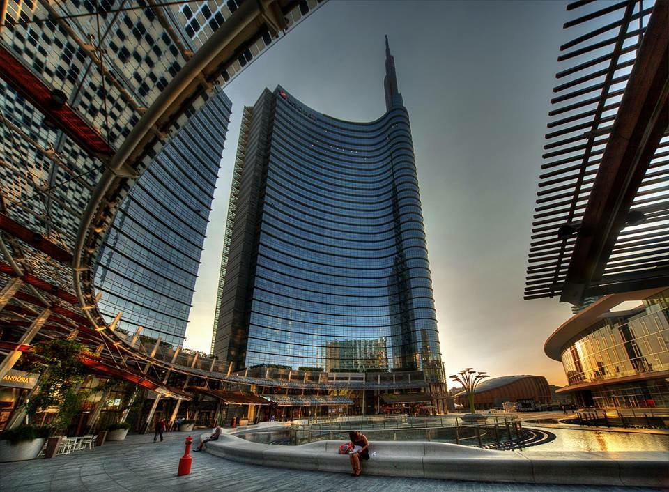 Piazza Gae Aulenti a Milano